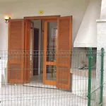 With Garden Close To - Beahost Apartmán
